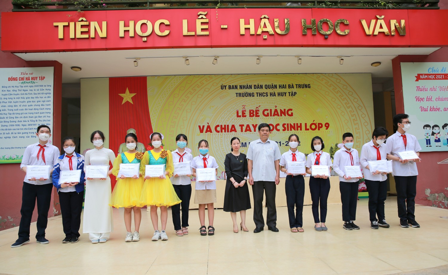 Khen thưởng HS đứng đầu lớp