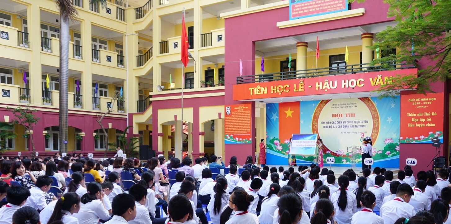 Trường THCS Hà Huy Tập phấn khởi, hân hoàn đón chào các em học sinh lớp 6 quay trở lại trường học