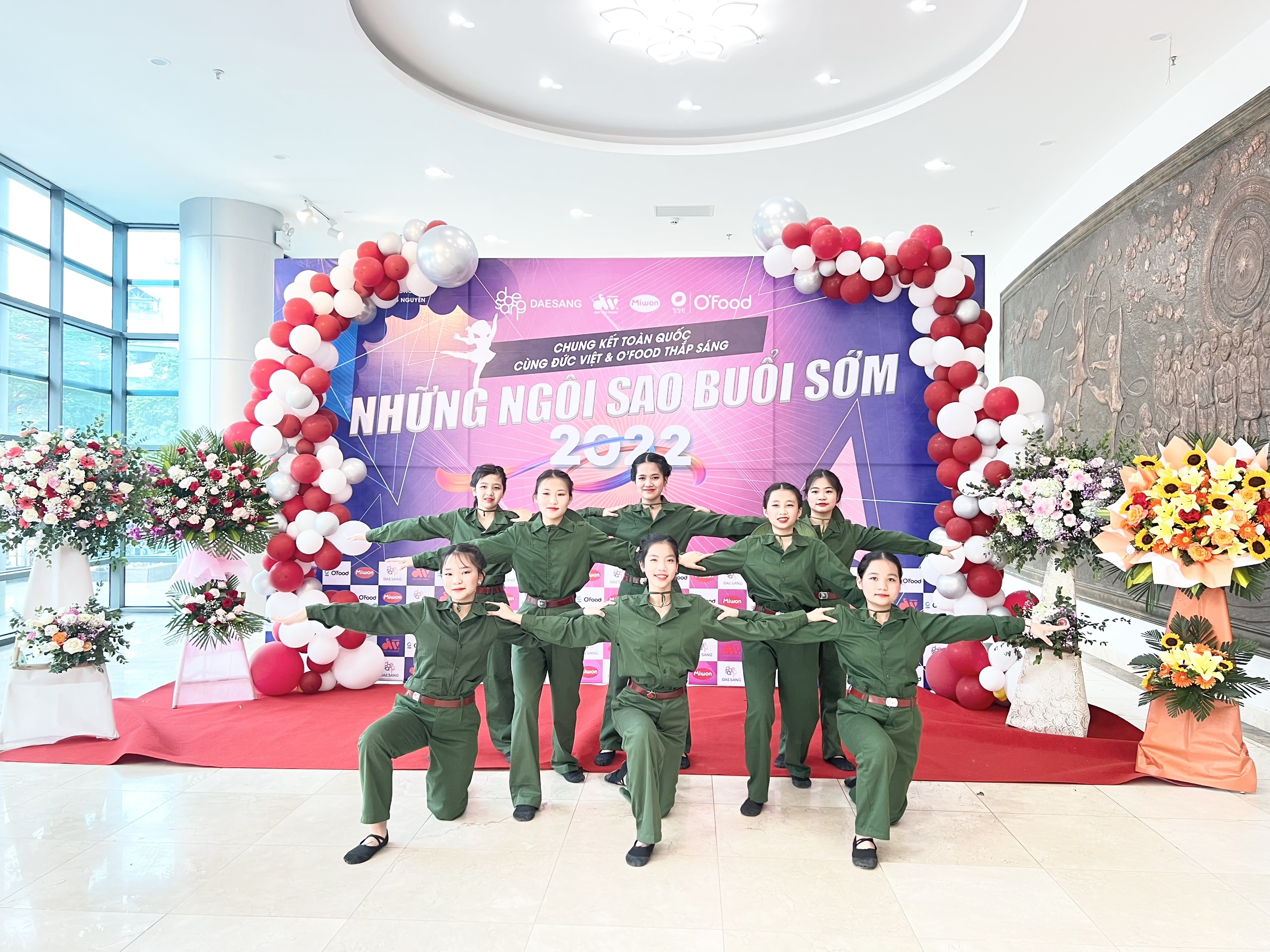 TRƯỜNG THCS HÀ HUY TẬP HÂN HOAN CHÚC MỪNG THÀNH TÍCH CỦA CÁC EM HS THAM DỰ CUỘC THI "NHỮNG NGÔI SAO BUỔI SỚM" - 2022